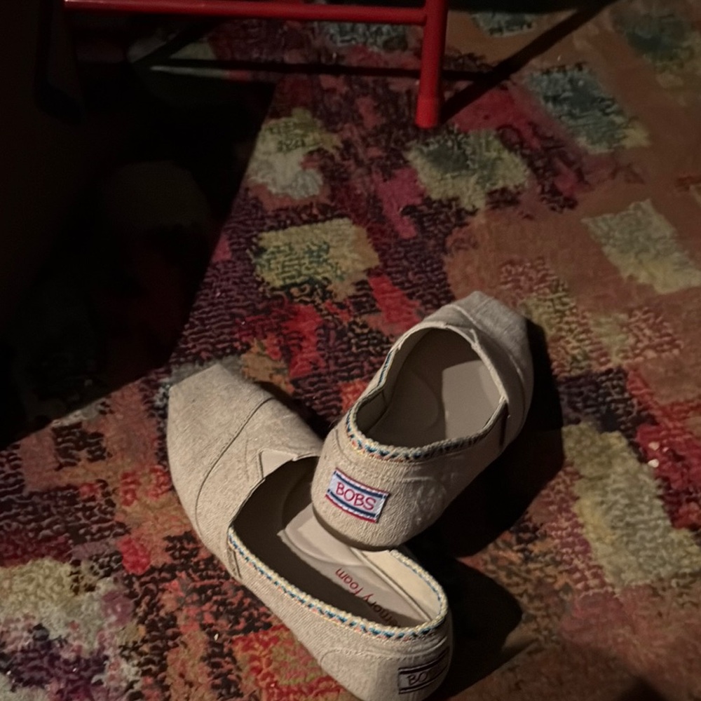 Skechers Women’s ' Cream Slip-On Shoes